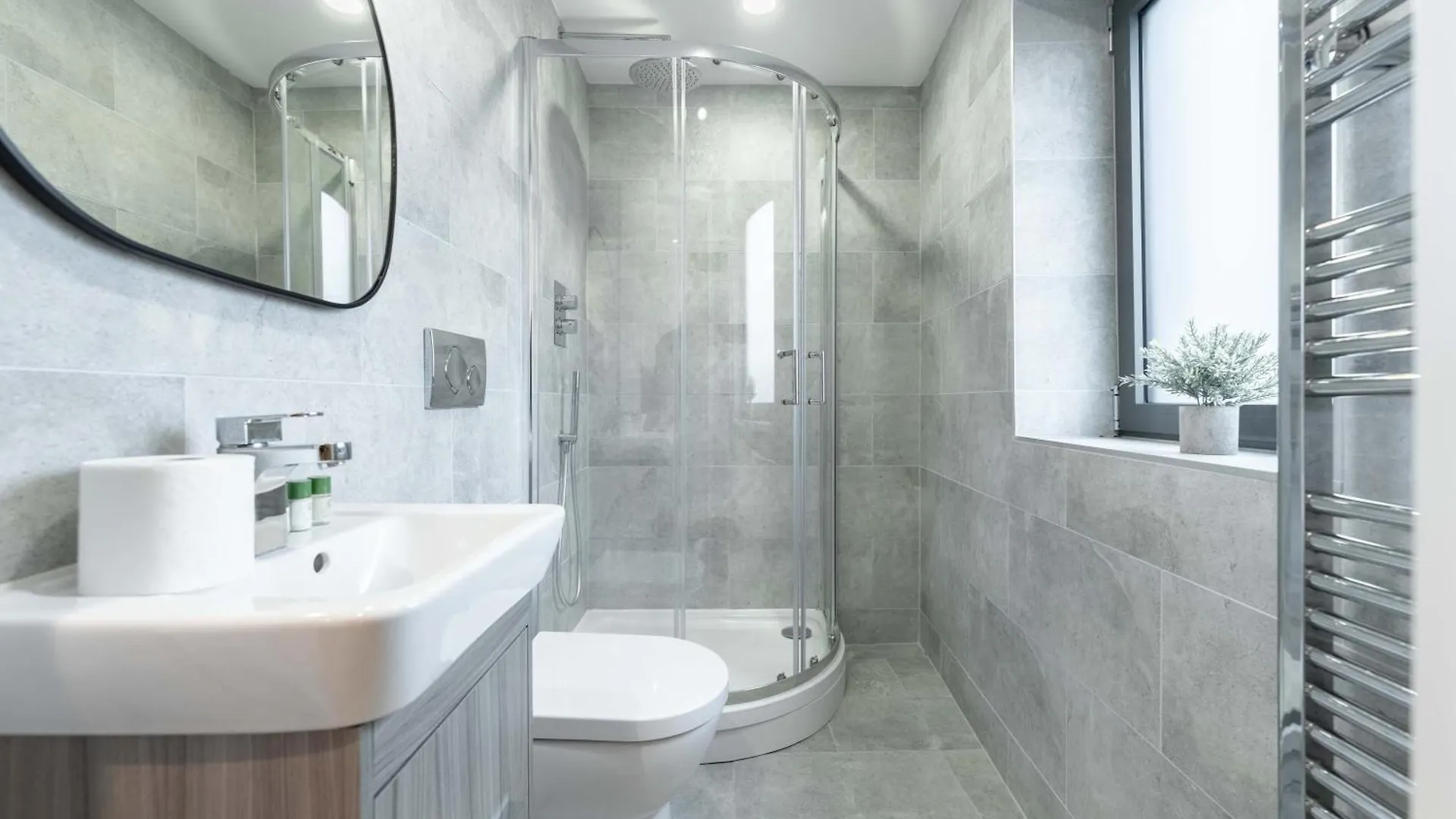 Apartment Luxury 3-Bed, 3-Bath Penthouse - Leeds City Centre - Underground Parking United Kingdom