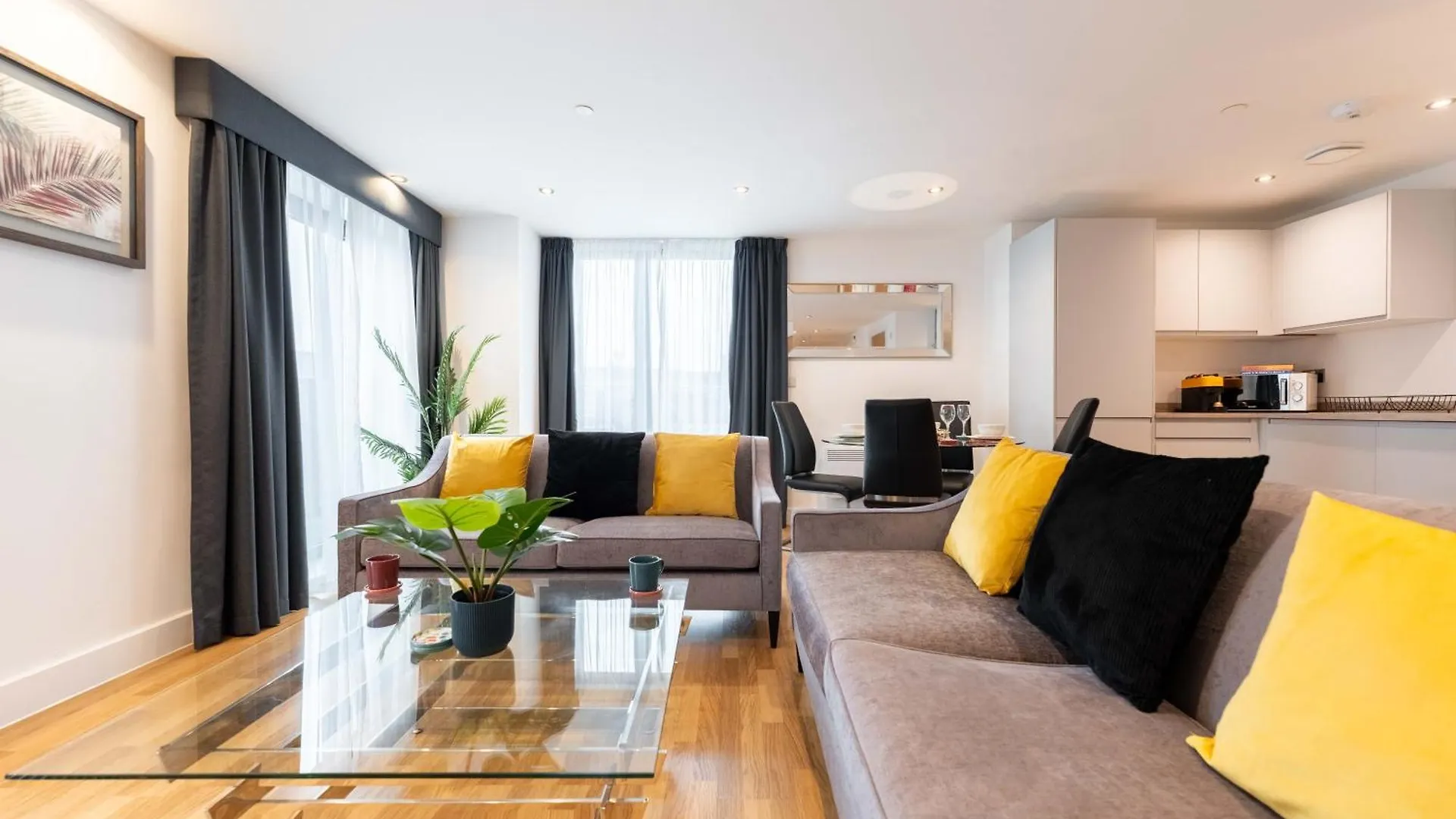 Luxury 3-Bed, 3-Bath Penthouse - Leeds City Centre - Underground Parking Leeds (West Yorkshire)