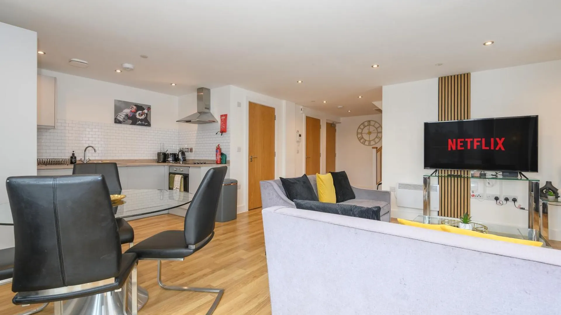 Luxury 3-Bed, 3-Bath Penthouse - Leeds City Centre - Underground Parking Apartment Leeds (West Yorkshire)