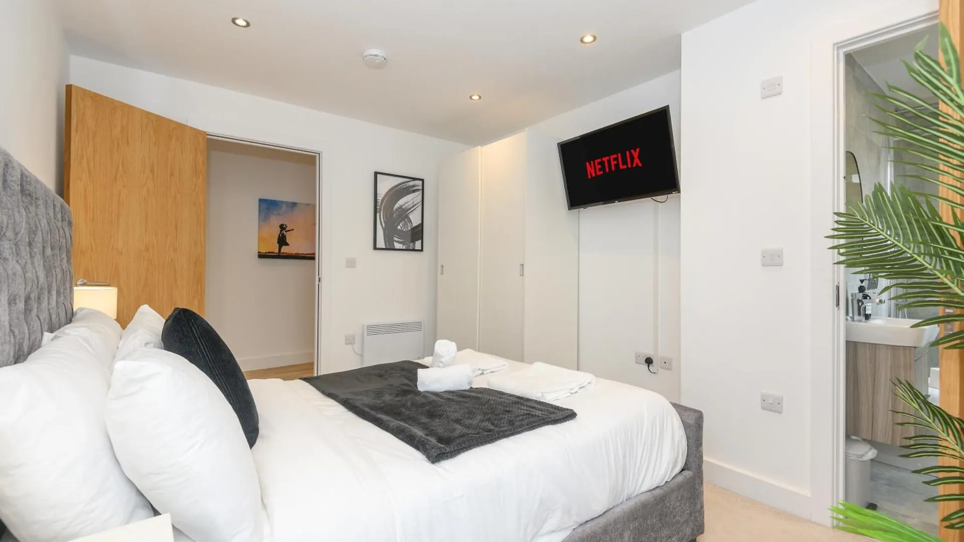 Apartment Luxury 3-Bed, 3-Bath Penthouse - Leeds City Centre - Underground Parking United Kingdom