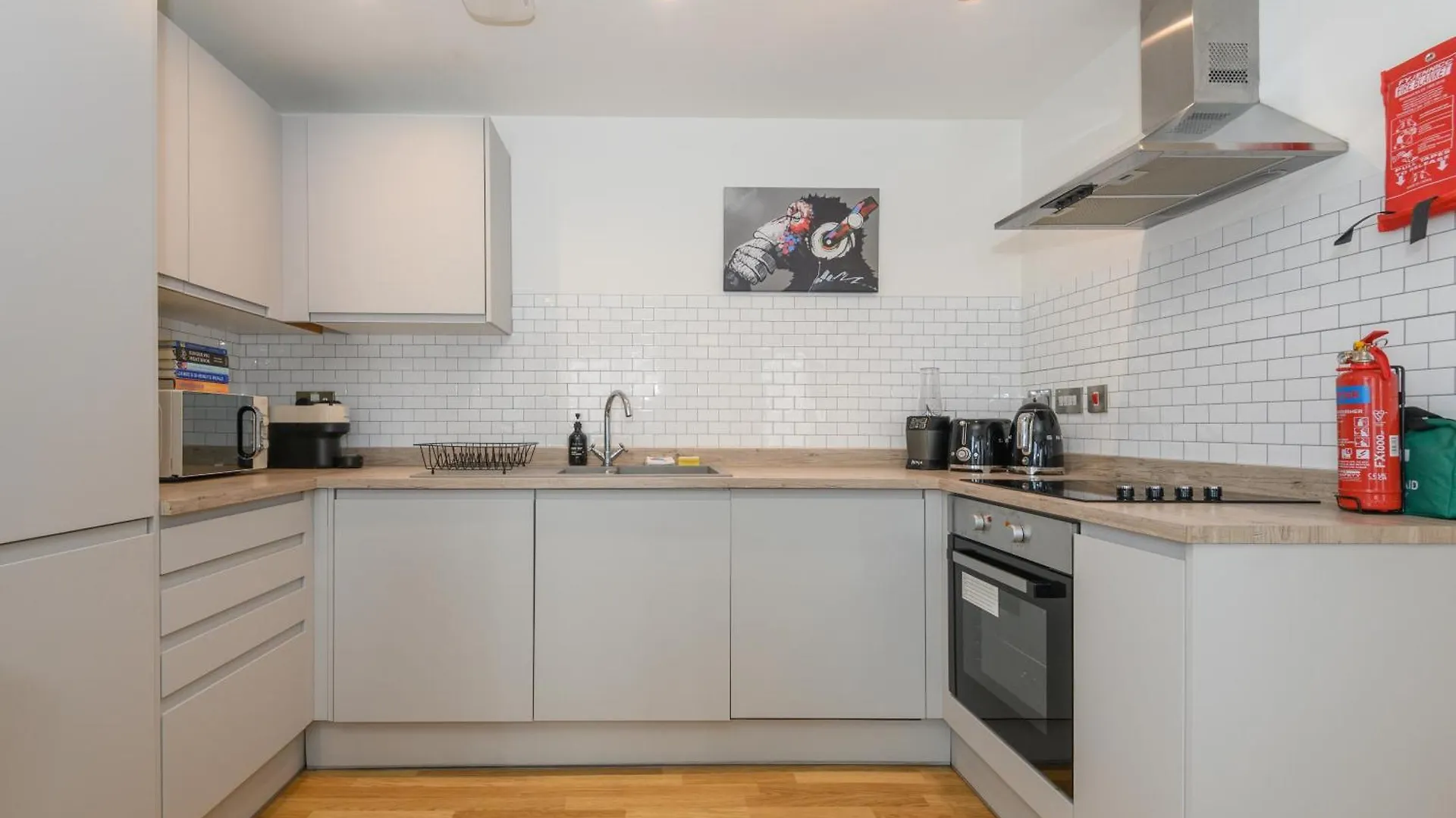 Luxury 3-Bed, 3-Bath Penthouse - Leeds City Centre - Underground Parking