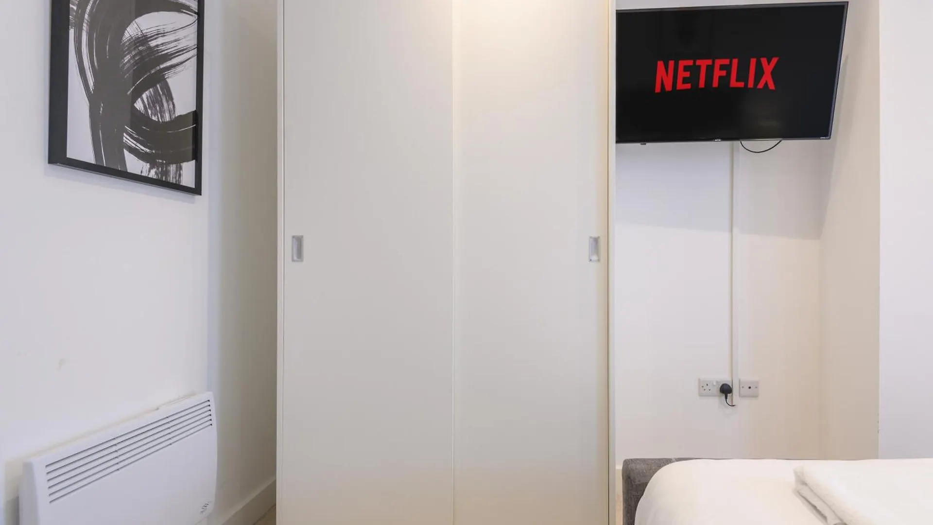 Luxury 3-Bed, 3-Bath Penthouse - Leeds City Centre - Underground Parking United Kingdom