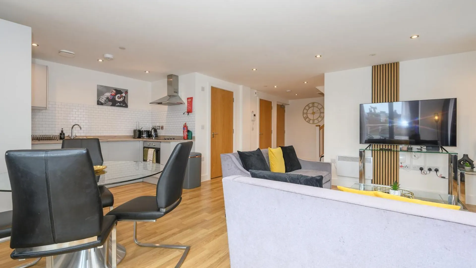 Apartment Luxury 3-Bed, 3-Bath Penthouse - Leeds City Centre - Underground Parking