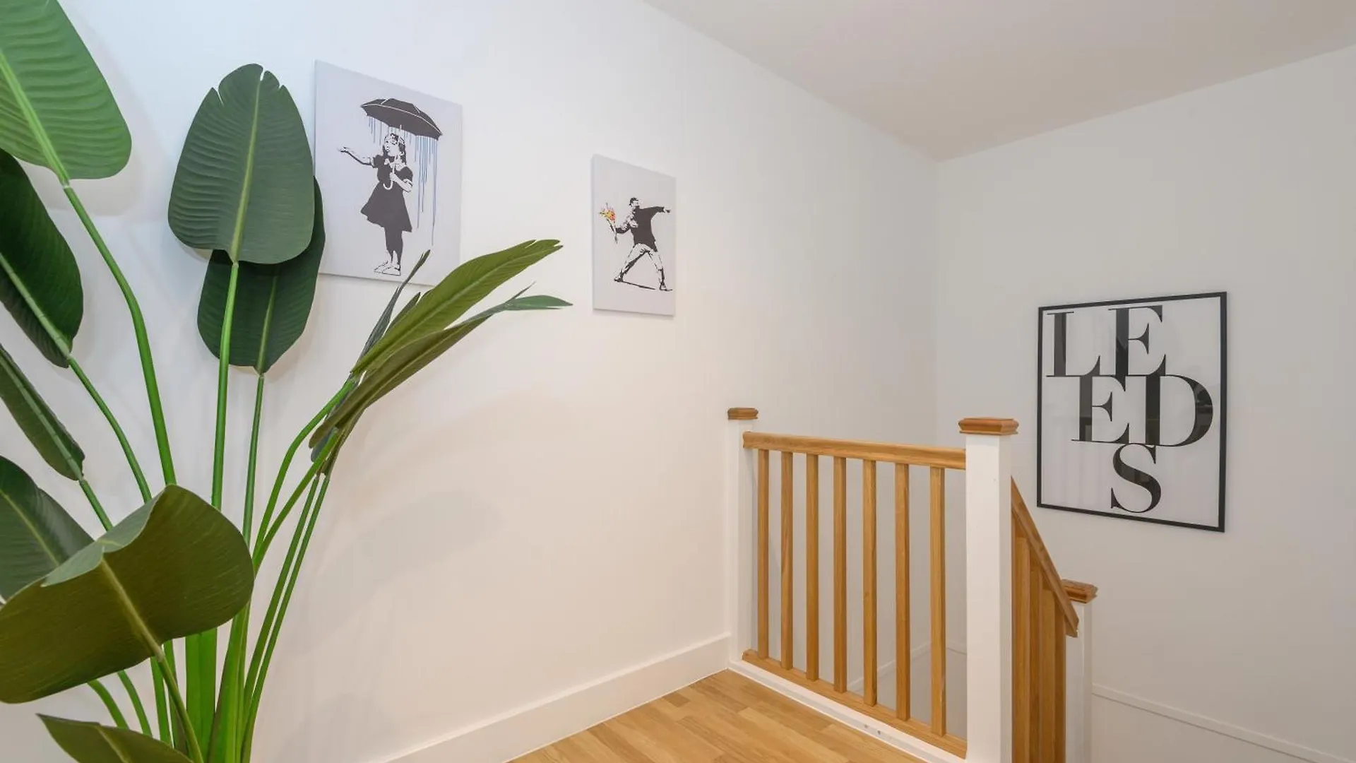 Luxury 3-Bed, 3-Bath Penthouse - Leeds City Centre - Underground Parking United Kingdom