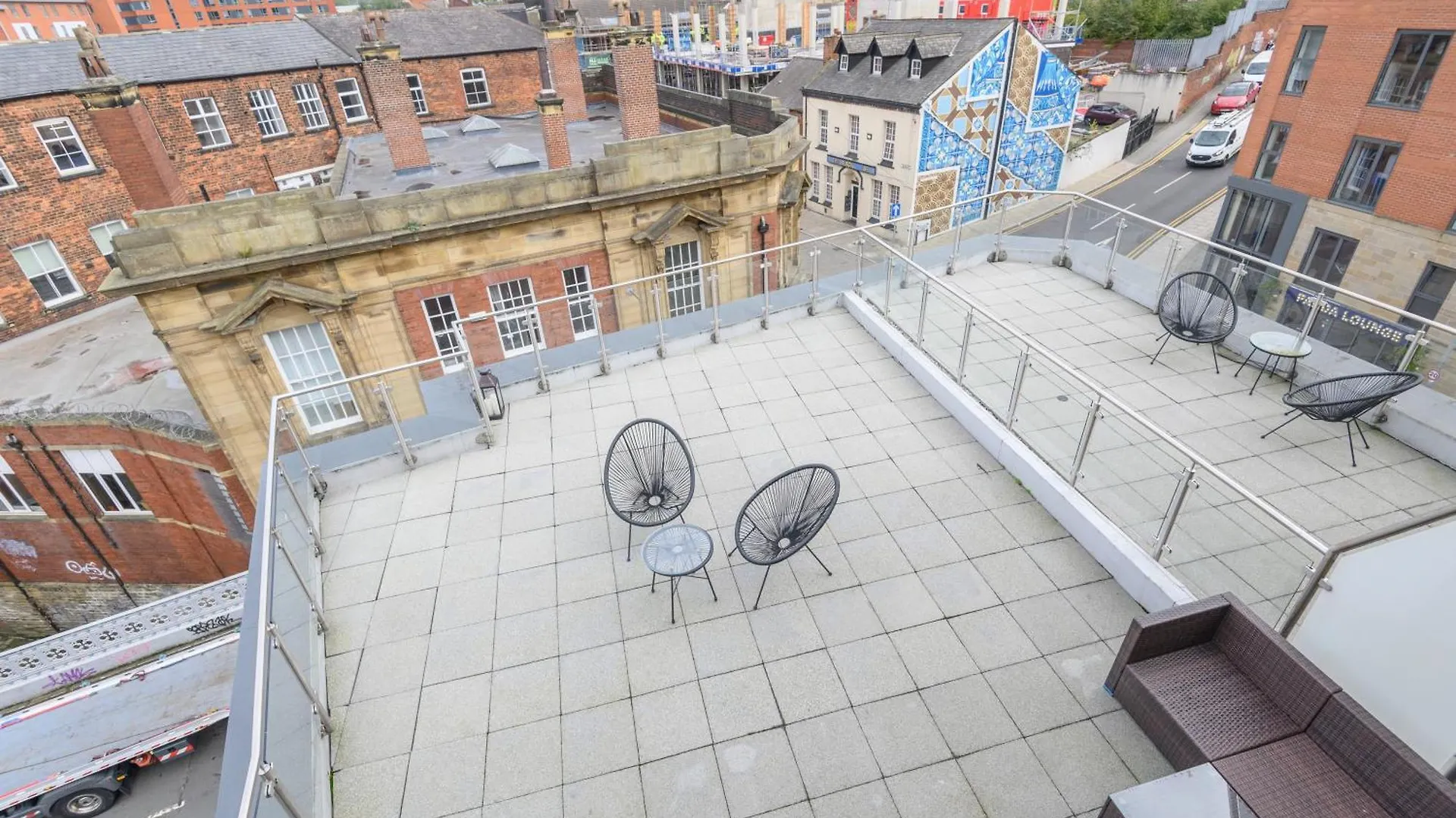 Luxury 3-Bed, 3-Bath Penthouse - Leeds City Centre - Underground Parking Apartment
