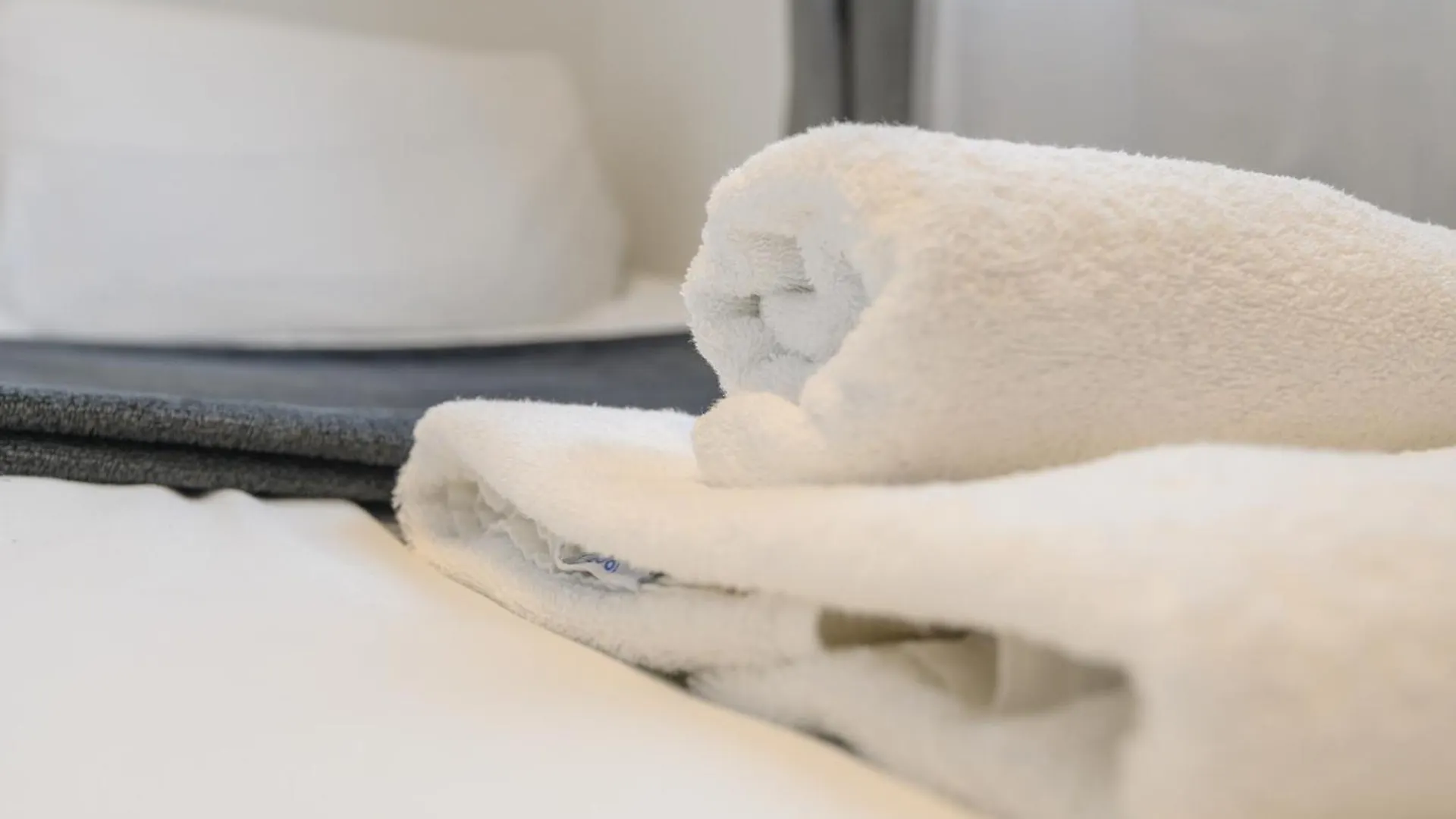Luxury 3-Bed, 3-Bath Penthouse - Leeds City Centre - Underground Parking United Kingdom