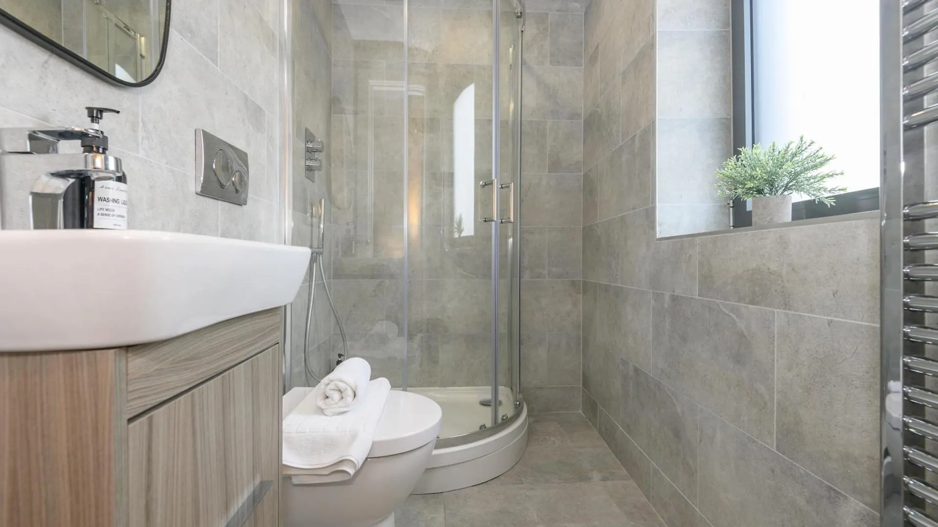 Luxury 3-Bed, 3-Bath Penthouse - Leeds City Centre - Underground Parking ليدز