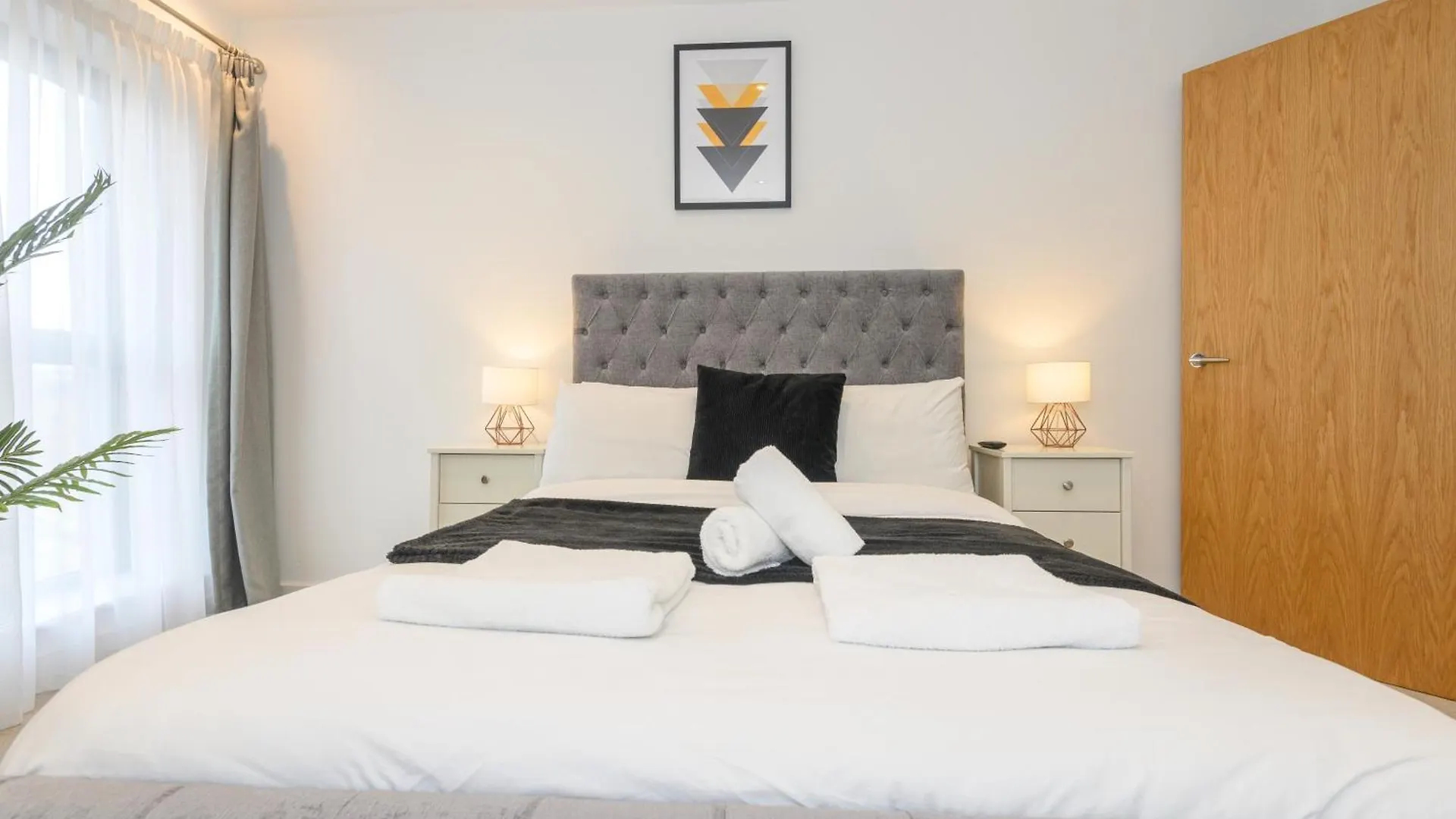Luxury 3-Bed, 3-Bath Penthouse - Leeds City Centre - Underground Parking 0*, ليدز المملكة المتحدة